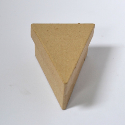 Cutie carton Triunghiulara / D 2